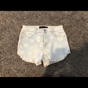 Tinsel from Lord & Taylor jean shorts in size 25
